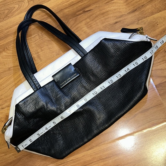 Marc by Marc Jacobs Black And White Leather Bag - Picture 16 of 16